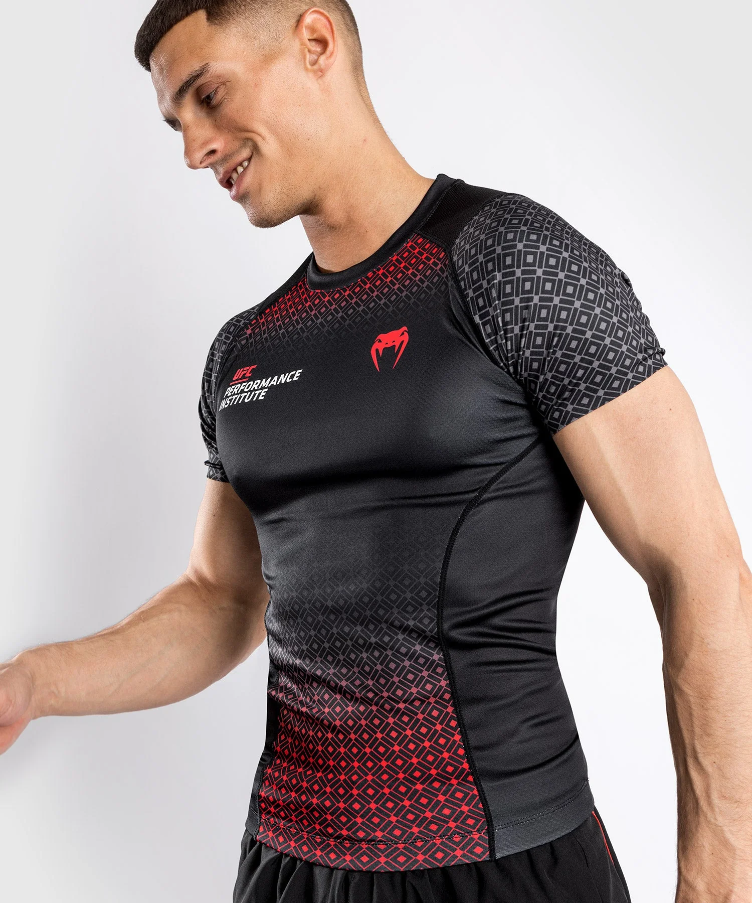 T-Shirt de Compression UFC Venum Performance Institute - Manches Courtes - Noir/Rouge - Image 4