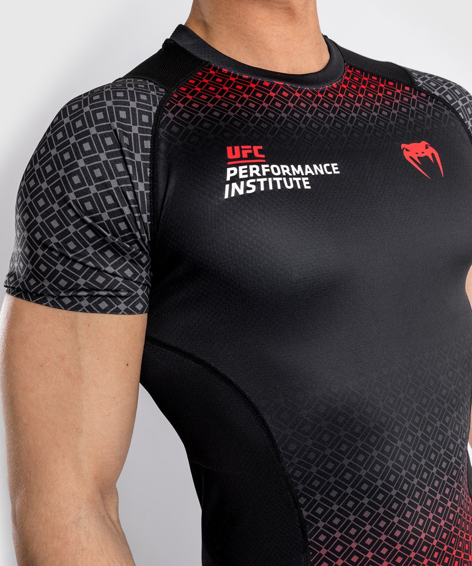 T-Shirt de Compression UFC Venum Performance Institute - Manches Courtes - Noir/Rouge - Image 7