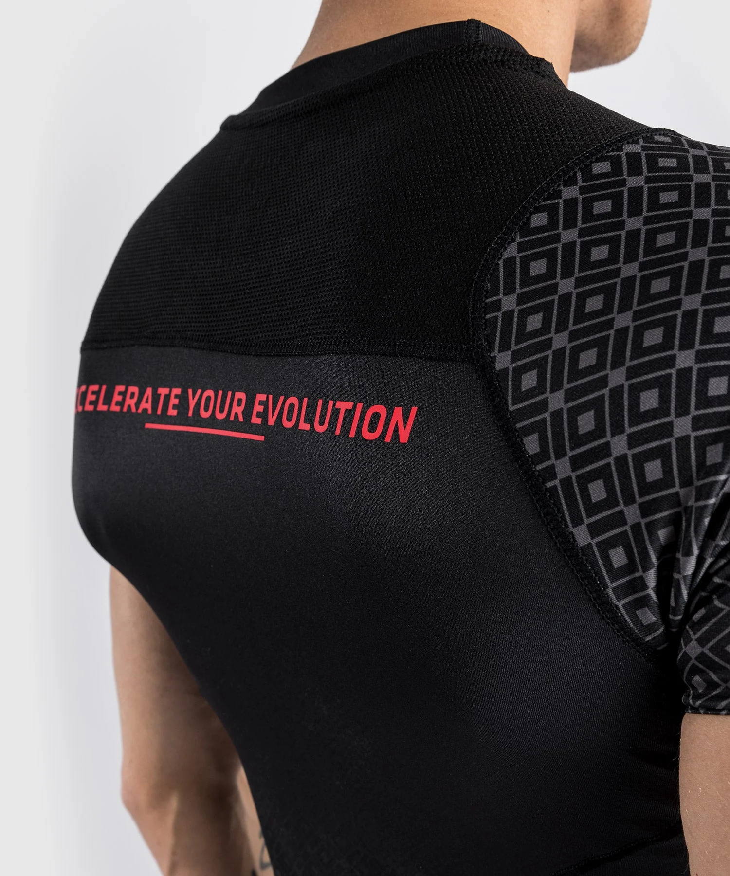 T-Shirt de Compression UFC Venum Performance Institute - Manches Courtes - Noir/Rouge - Image 8