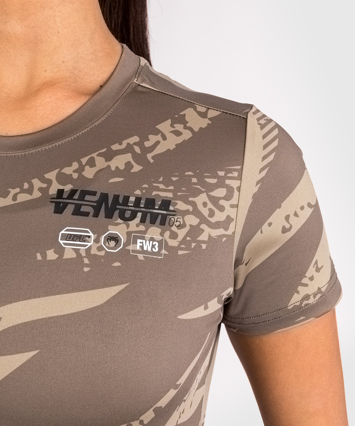 T-Shirt Dry-Tech pour Femmes UFC Adrenaline by Venum Fight Week - Desert Camo - Image 5