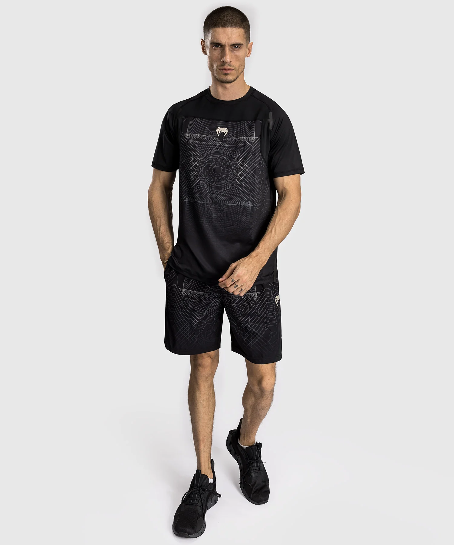 T-Shirt Dry-Tech Venum G-Fit Air - Noir Intense/Sable Désert - Image 7