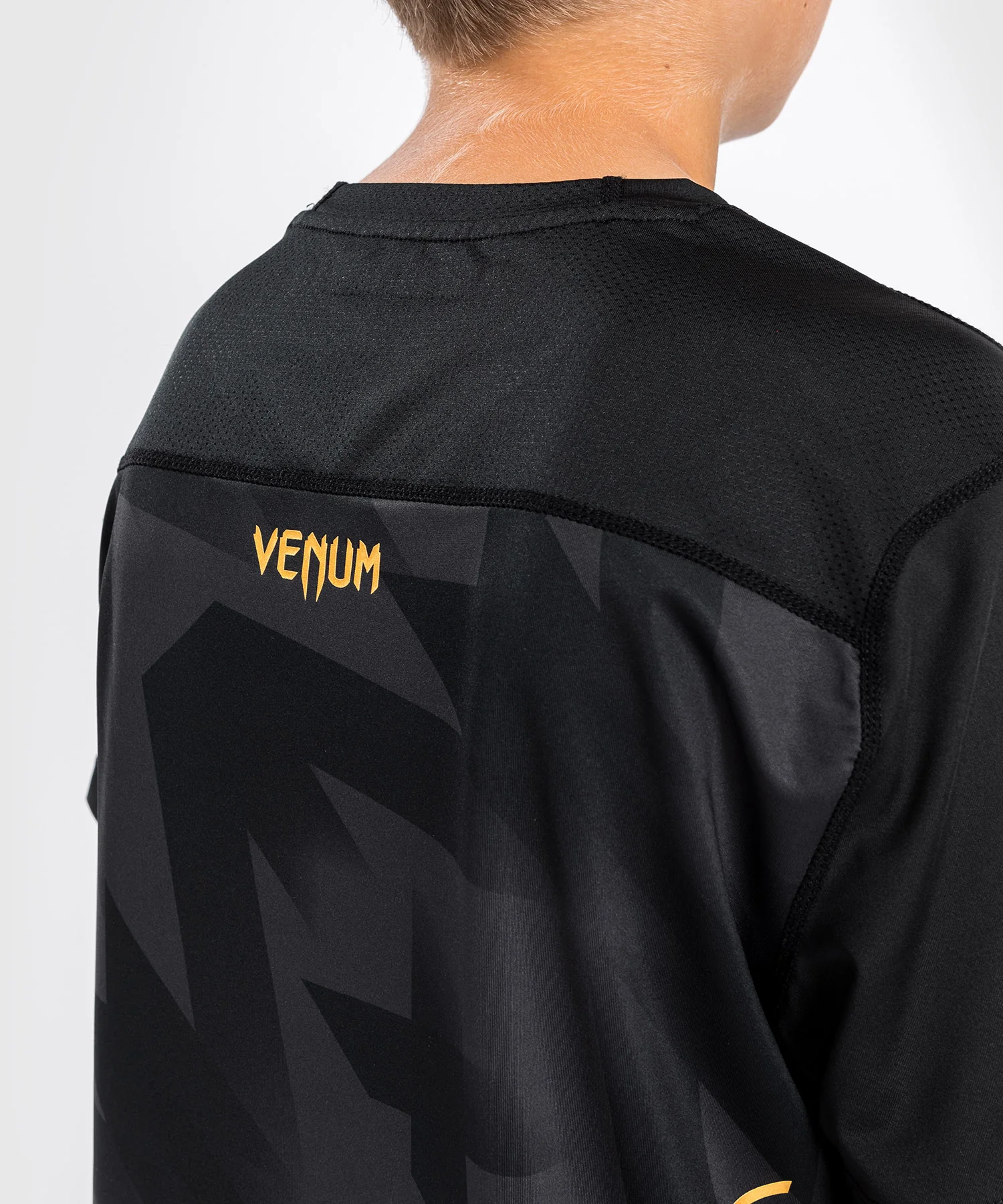 T-Shirt Dry Tech Venum Razor - Pour Enfants - Noir/Or - Image 6