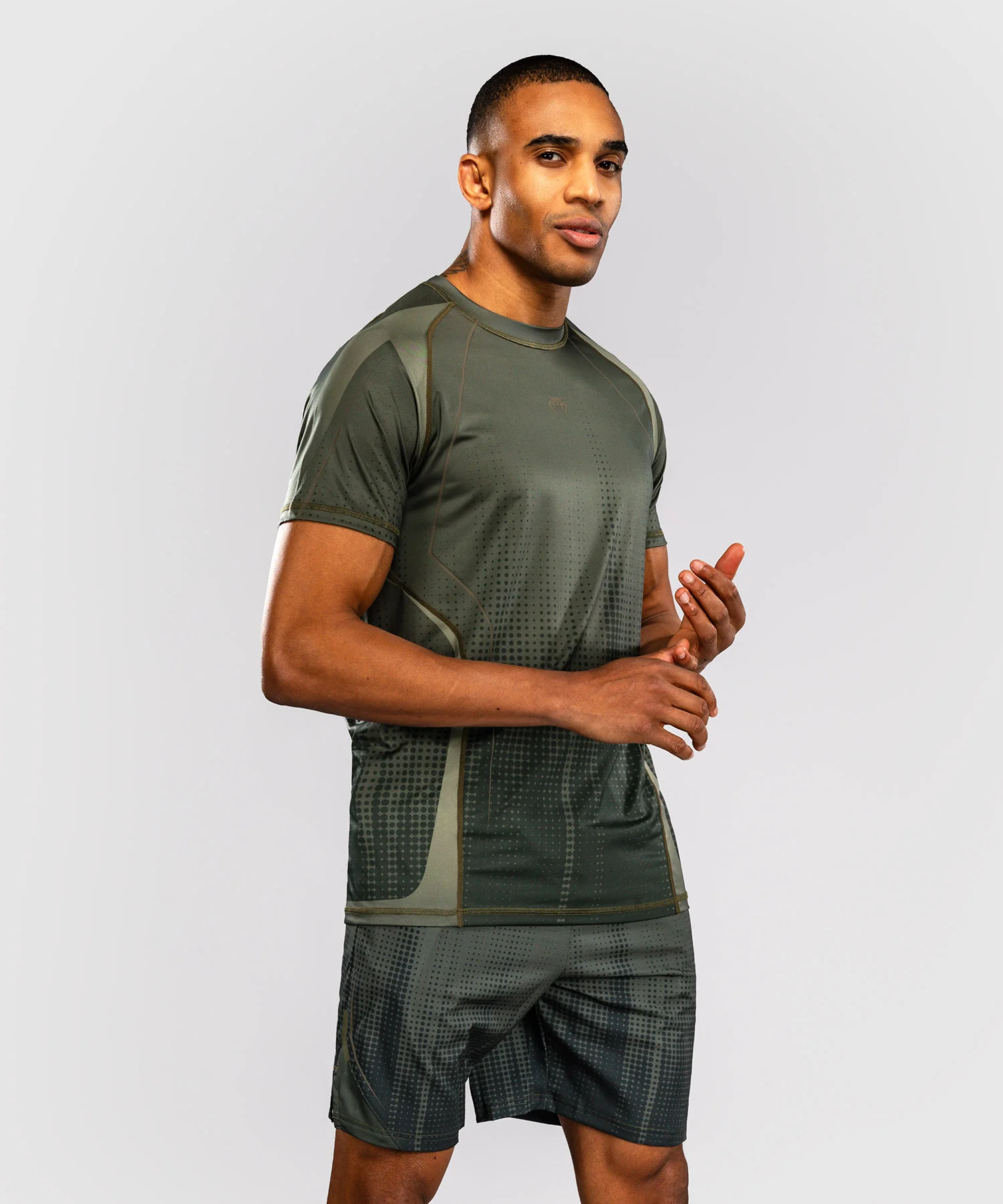 T-shirt Dry Tech Venum Stealth – Kaki/Vert Foncé - Image 3