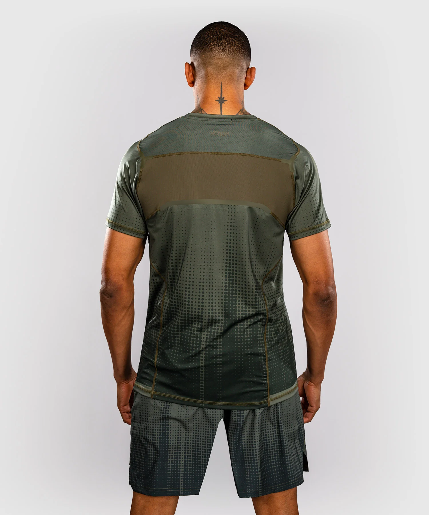 T-shirt Dry Tech Venum Stealth – Kaki/Vert Foncé - Image 4