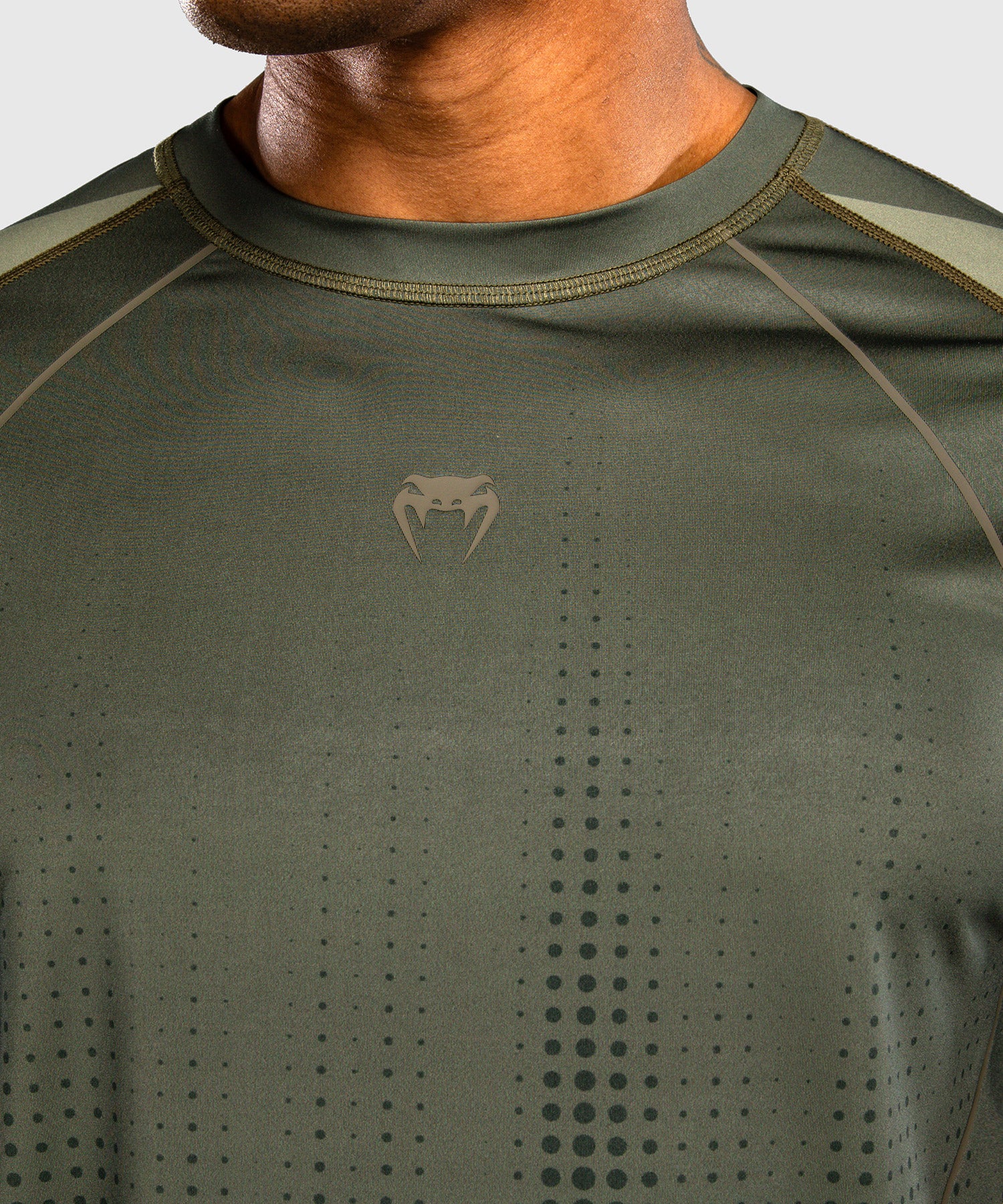 T-shirt Dry Tech Venum Stealth – Kaki/Vert Foncé - Image 5