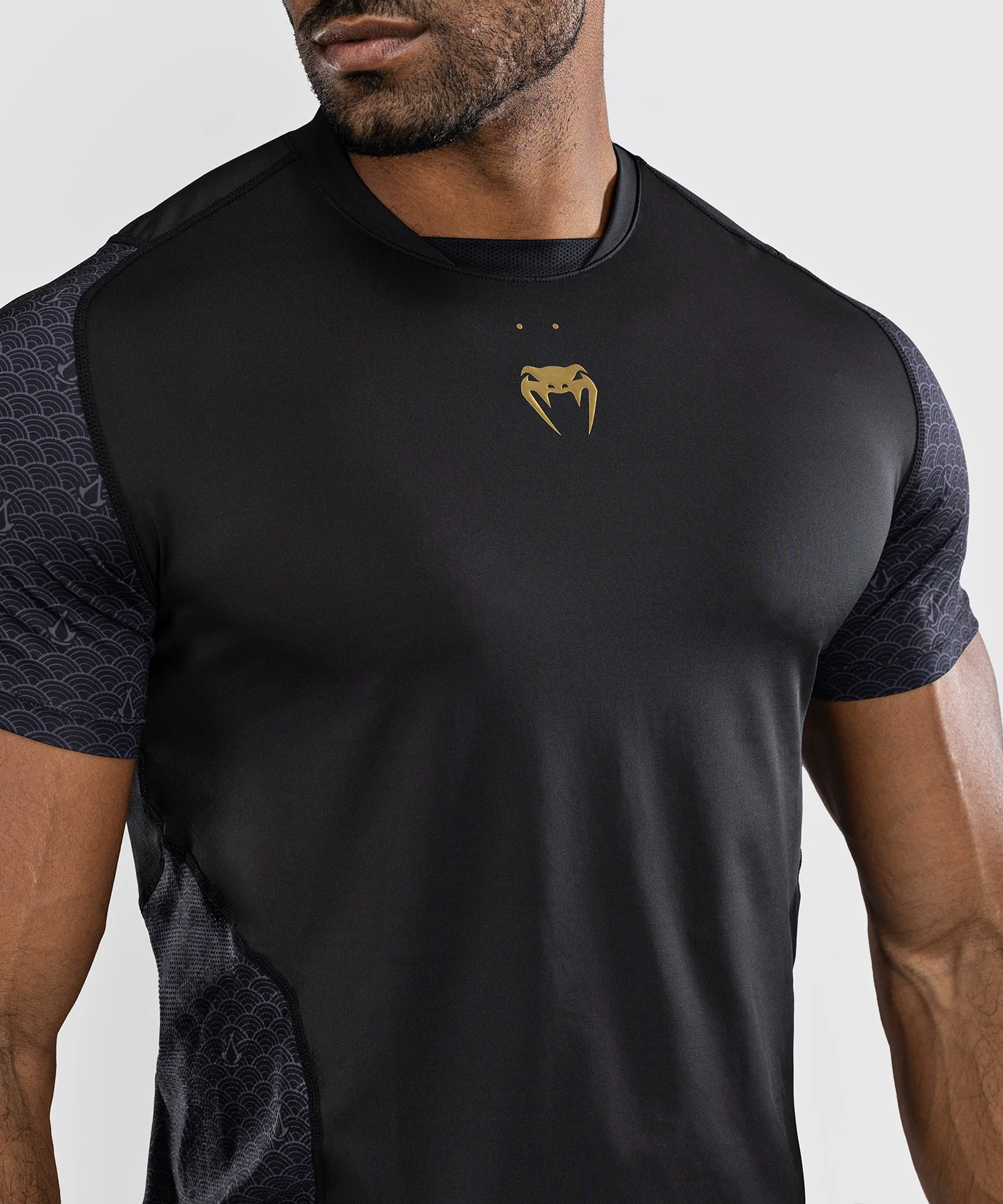 T-shirt Dry-tech Venum x Assassin’s Creed Shadows - Or Noir - Image 4