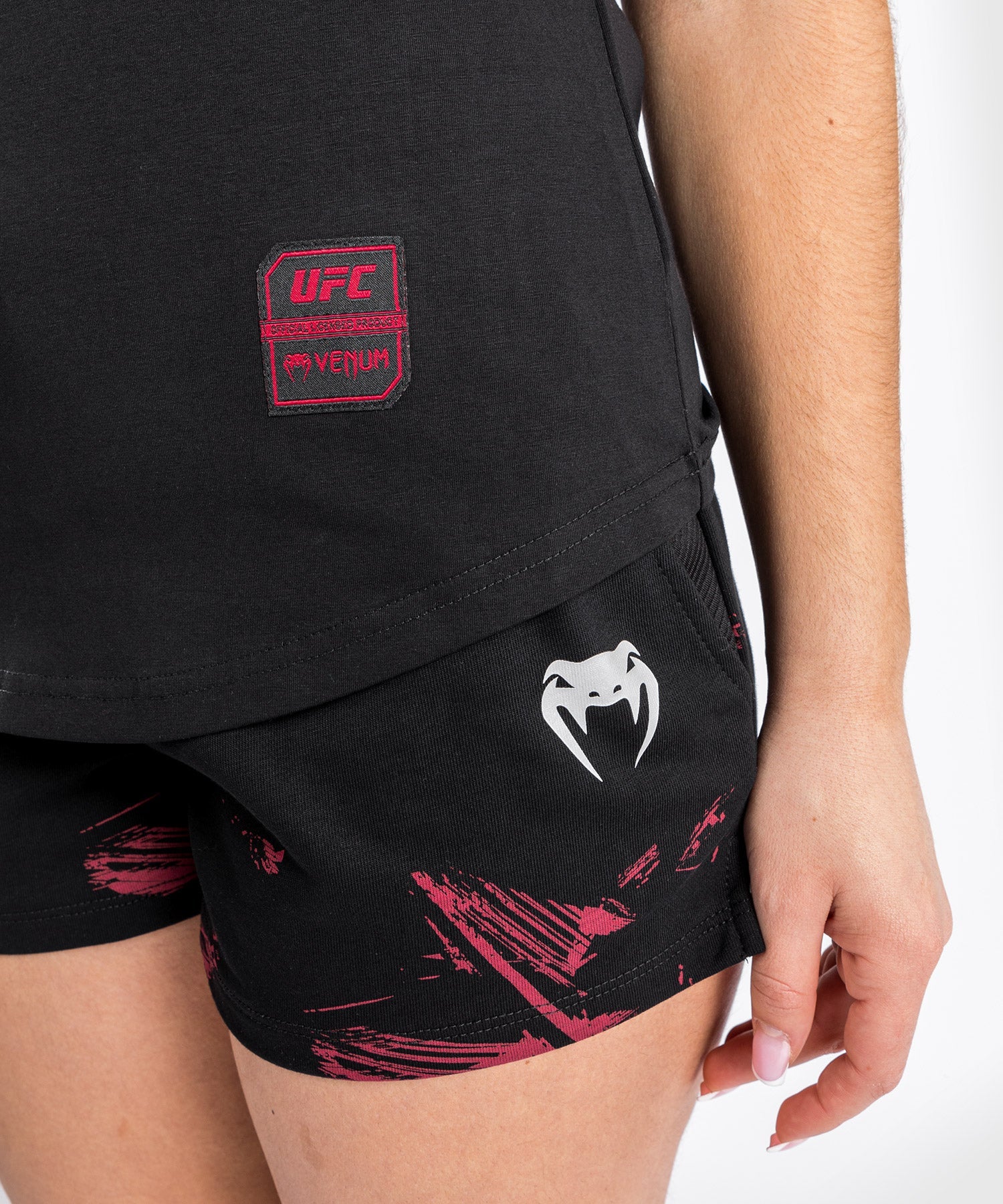 T-Shirt UFC Venum Authentic Fight Week 2.0 - Pour Femmes - Noir/Rouge - Image 10