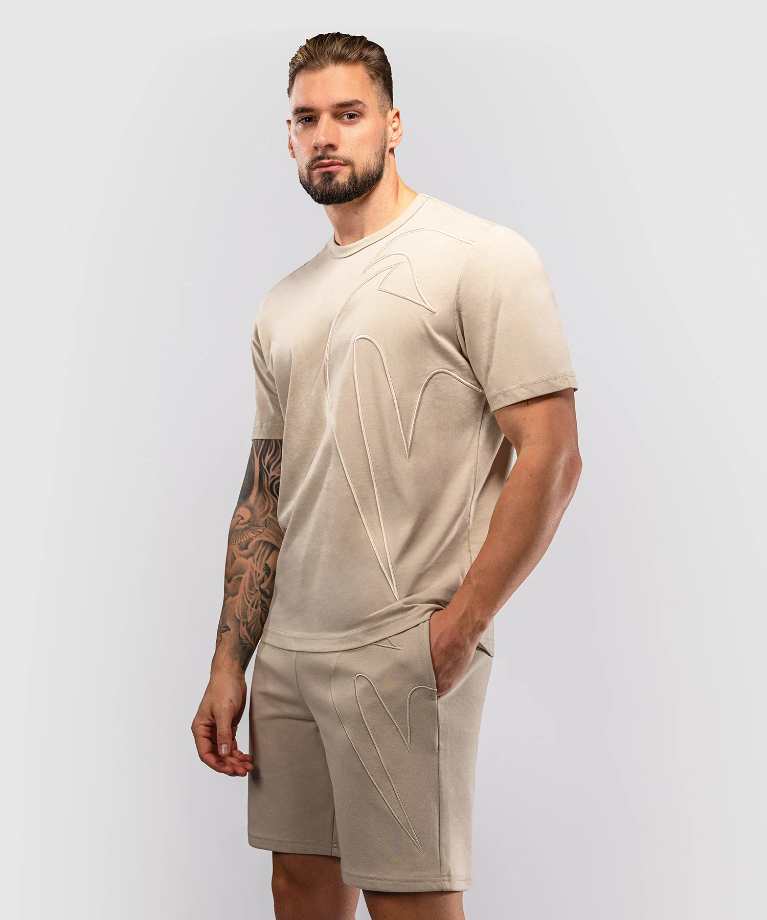 T-shirt Venum Giant 3D – Beige - Image 4