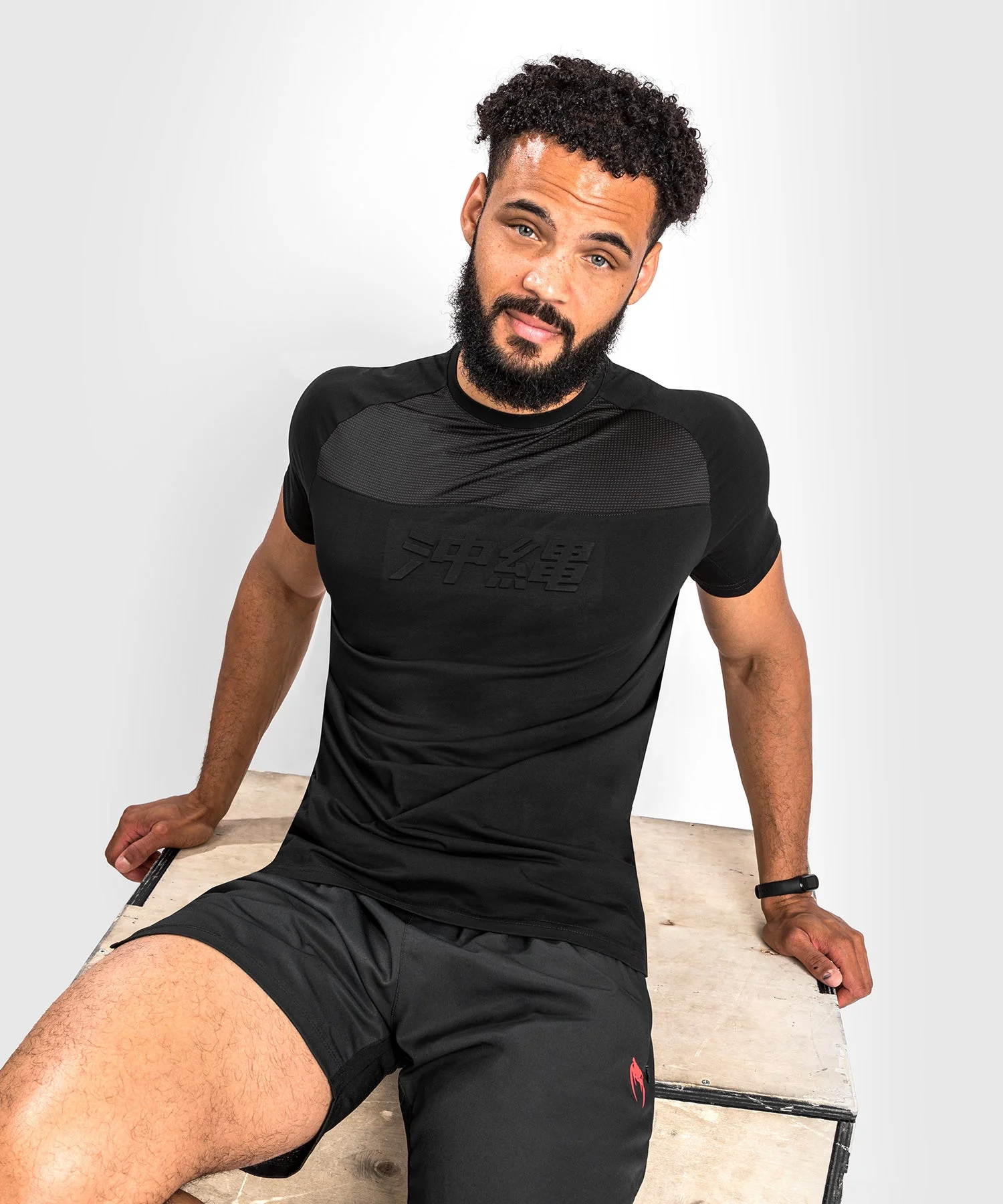 T-shirt Venum Okinawa 3.0 - Noir/Rouge