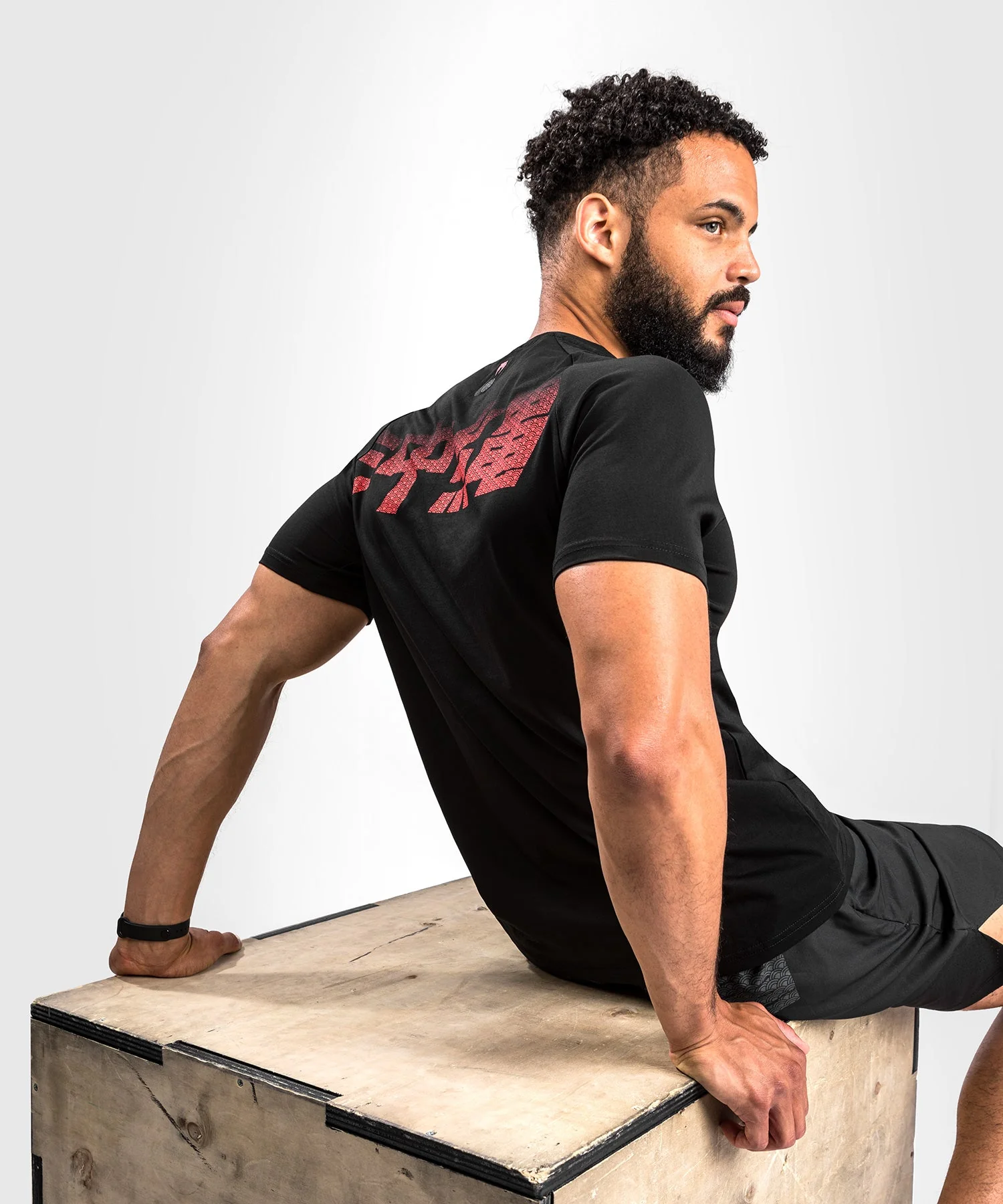 T-shirt Venum Okinawa 3.0 - Noir/Rouge - Image 2
