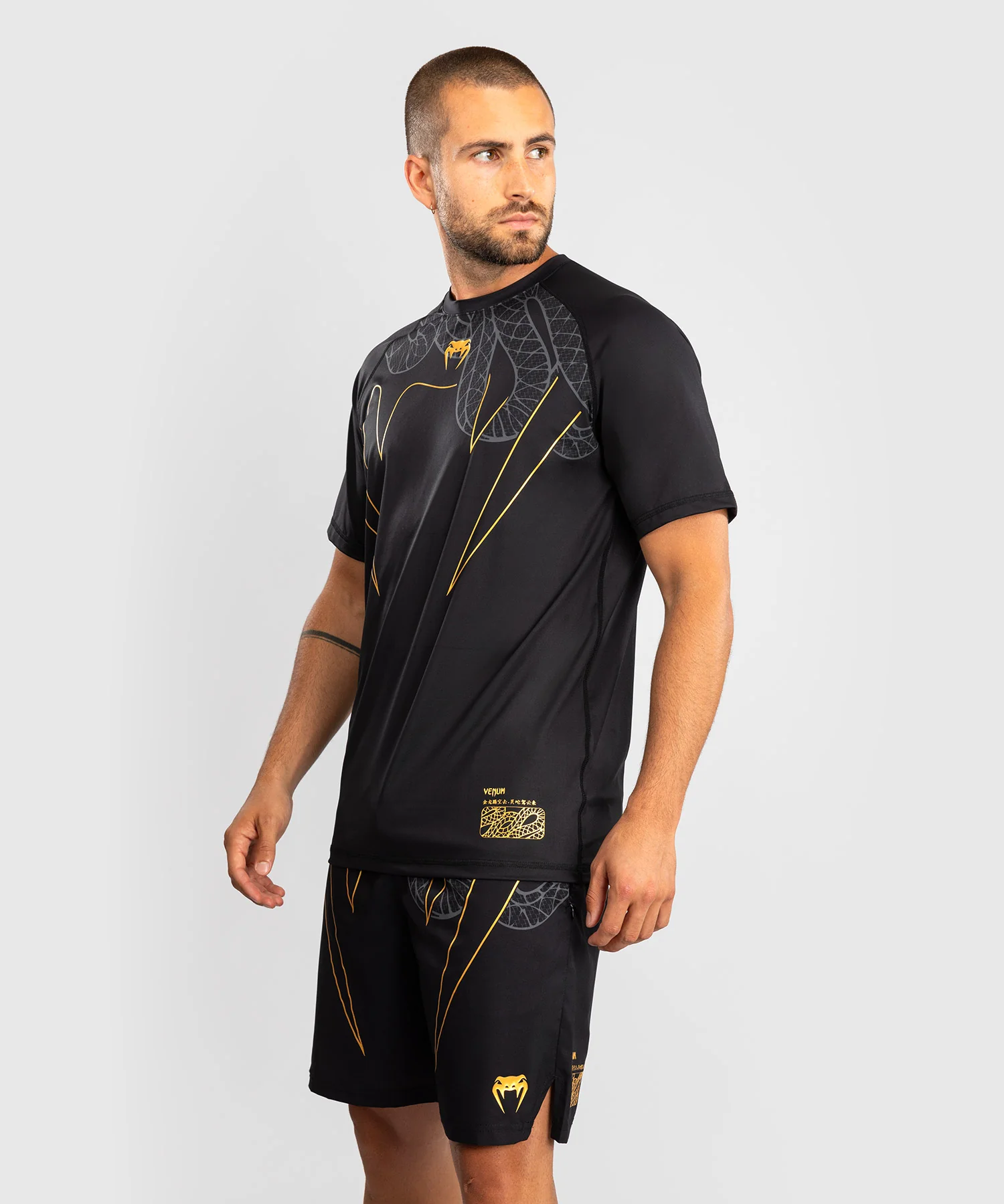 T-shirt Venum Serpenti Dry-Tech – Noir/Argent/Or - Image 4