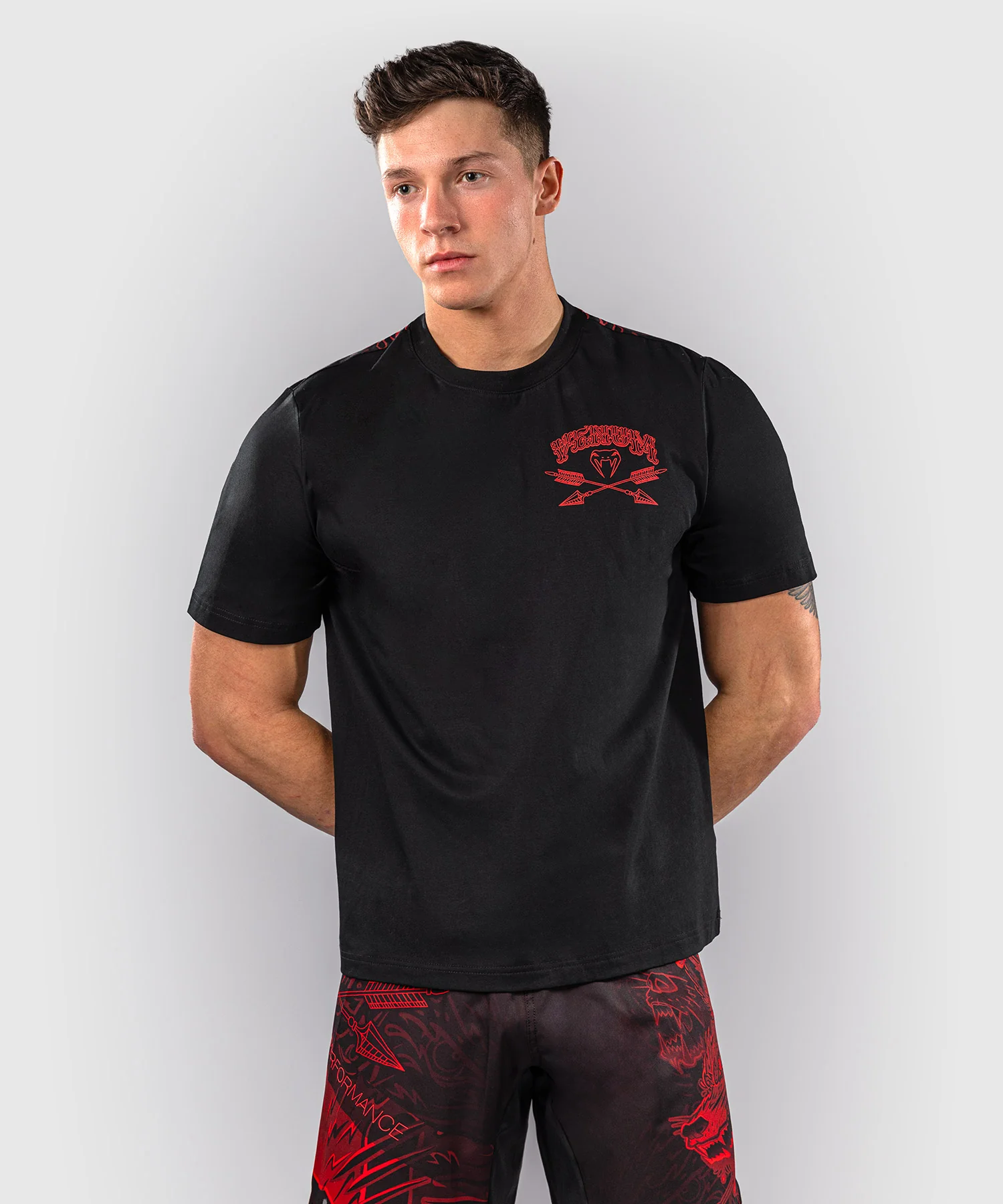 T-shirt Venum Wolf Atak – Noir/Rouge
