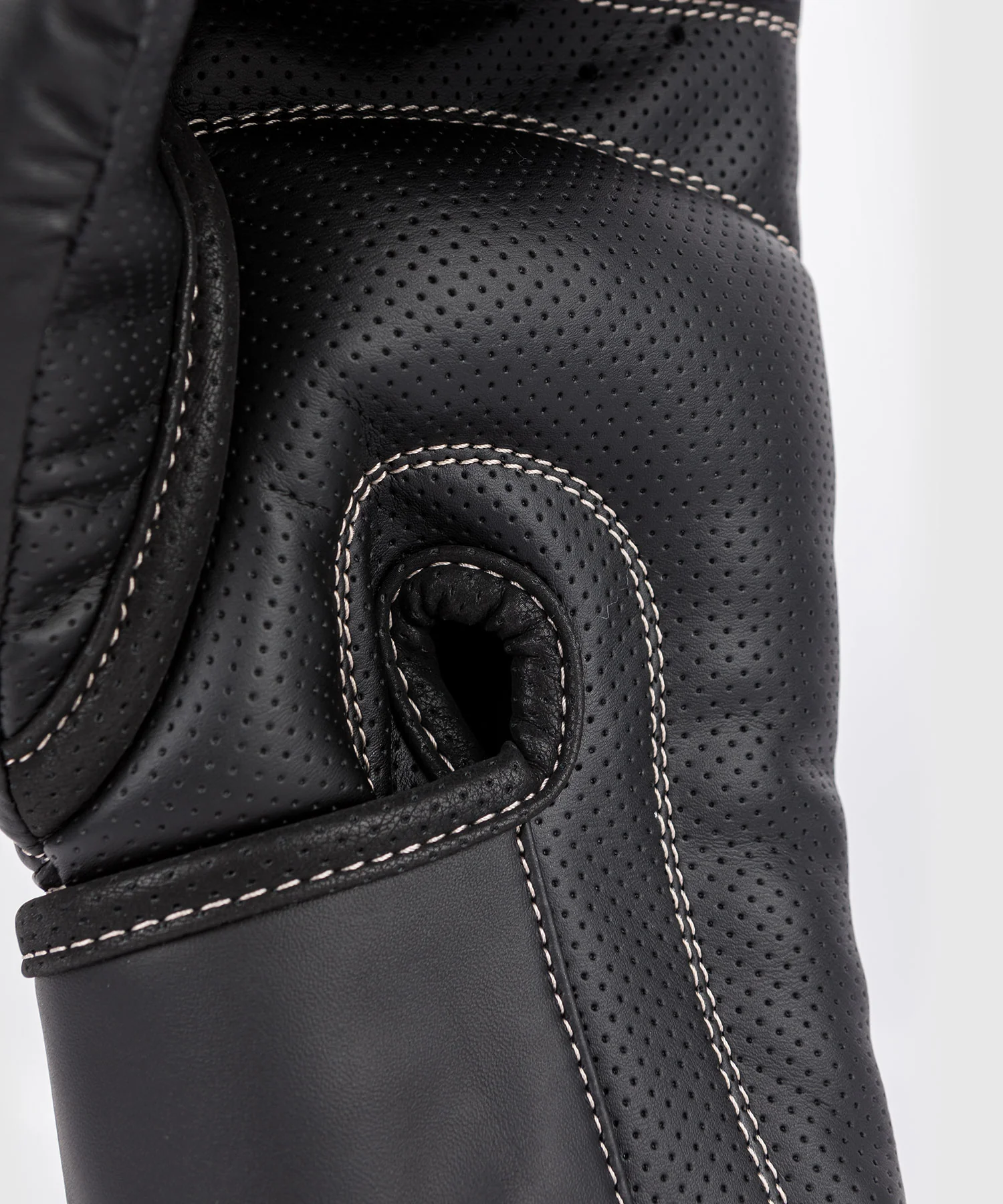 Gants de boxe Venum Impact Evo - Noir - Image 4