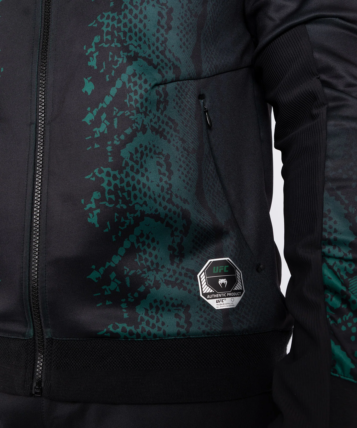 Veste à capuche pour Hommes UFC Adrenaline by Venum Authentic Fight Night - Emerald Edition - Vert/Noir - Image 6