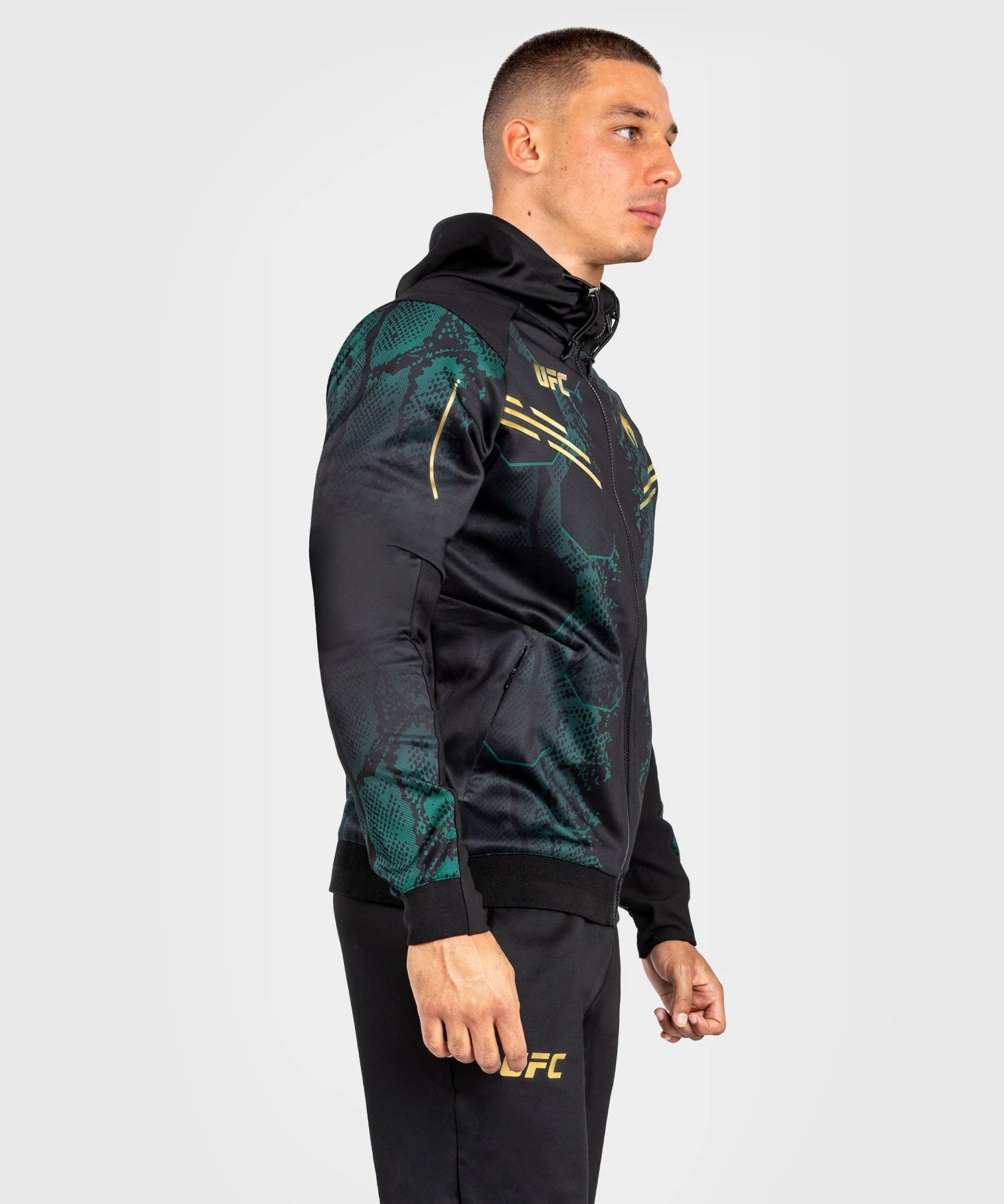 Veste à capuche pour Hommes UFC Adrenaline by Venum Authentic Fight Night - Emerald Edition - Vert/Noir/Or - Image 3