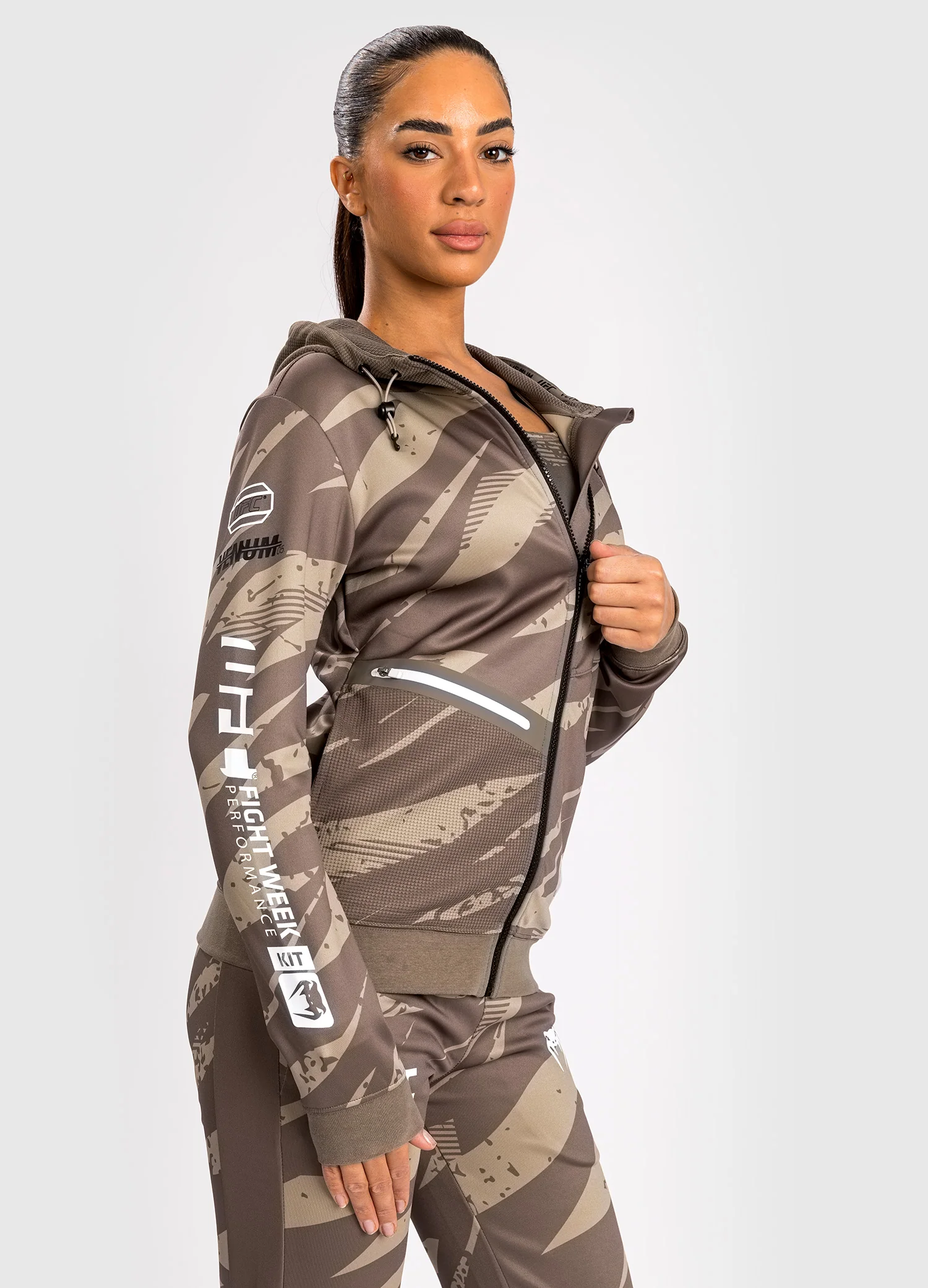 Veste À Capuche Zippé pour Femmes UFC Adrenaline by Venum Fight Week - Desert Camo - Image 2