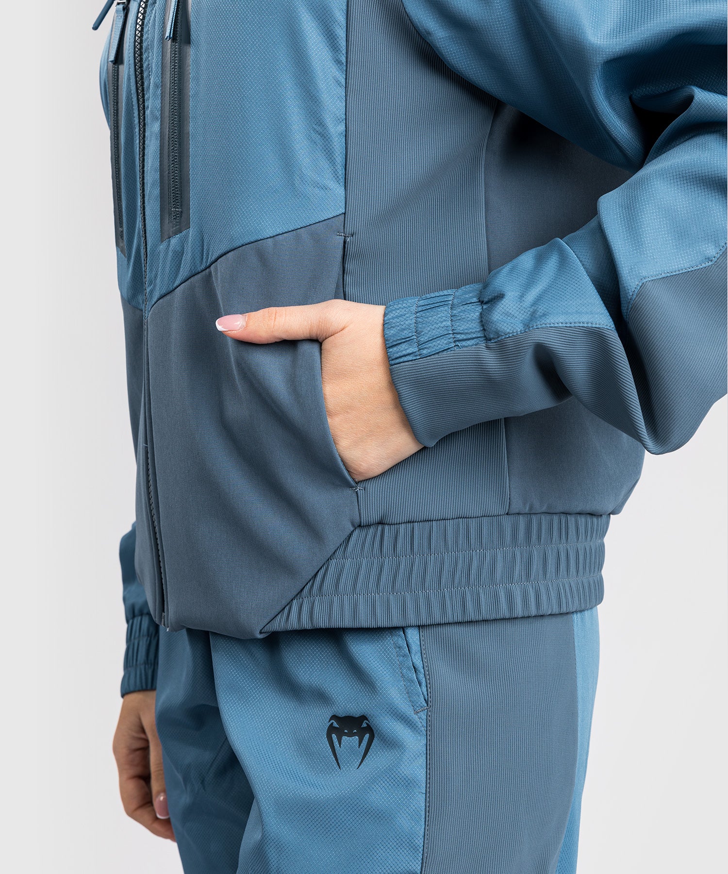 Vestes de survêtement Venum Femmes Laser 3.0 - Bleu - Image 9